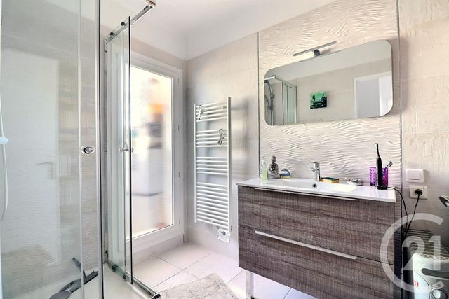 Appartement F3 à vendre - 3 pièces - 58.25 m2 - FREJUS - 83 - PROVENCE-ALPES-COTE-D-AZUR - Century 21 Sud Habitat