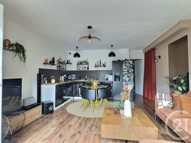 Appartement T3 à vendre - 3 pièces - 46.44 m2 - FREJUS - 83 - PROVENCE-ALPES-COTE-D-AZUR - Century 21 Sud Habitat