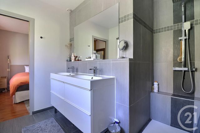maison à vendre - 5 pièces - 124.0 m2 - FREJUS - 83 - PROVENCE-ALPES-COTE-D-AZUR - Century 21 Sud Habitat