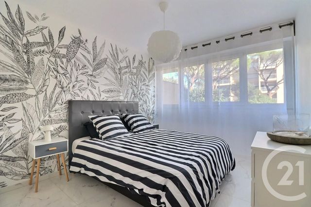 Appartement F4 à vendre - 4 pièces - 83.1 m2 - ST RAPHAEL - 83 - PROVENCE-ALPES-COTE-D-AZUR - Century 21 Sud Habitat