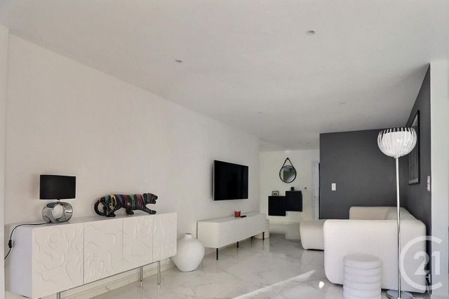 Appartement F4 à vendre - 4 pièces - 83.1 m2 - ST RAPHAEL - 83 - PROVENCE-ALPES-COTE-D-AZUR - Century 21 Sud Habitat