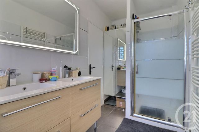 Appartement T4 à vendre - 4 pièces - 68.19 m2 - ST RAPHAEL - 83 - PROVENCE-ALPES-COTE-D-AZUR - Century 21 Sud Habitat