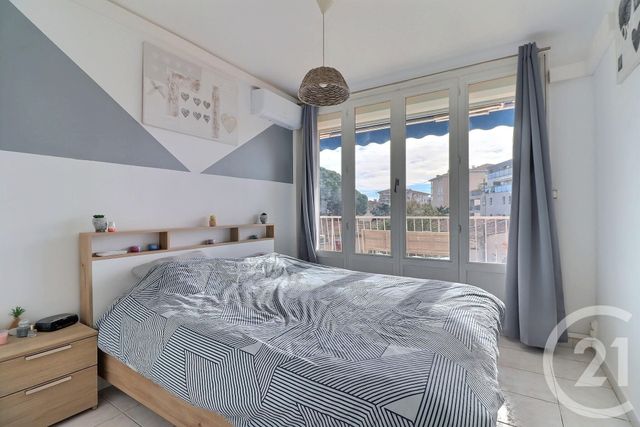 Appartement T4 à vendre - 4 pièces - 68.19 m2 - ST RAPHAEL - 83 - PROVENCE-ALPES-COTE-D-AZUR - Century 21 Sud Habitat