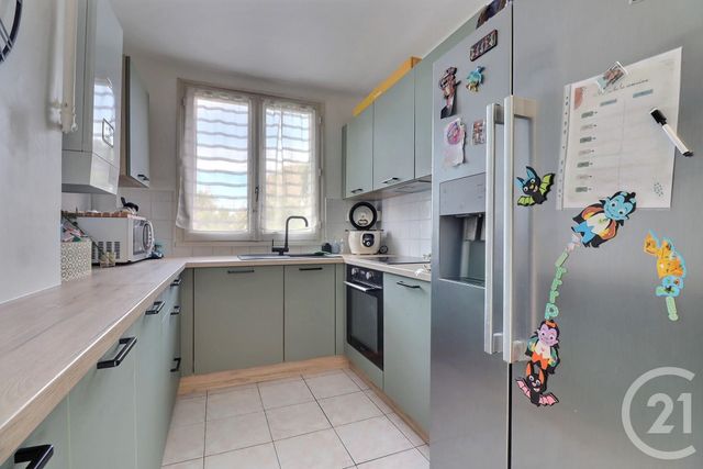 Appartement T4 à vendre - 4 pièces - 68.19 m2 - ST RAPHAEL - 83 - PROVENCE-ALPES-COTE-D-AZUR - Century 21 Sud Habitat