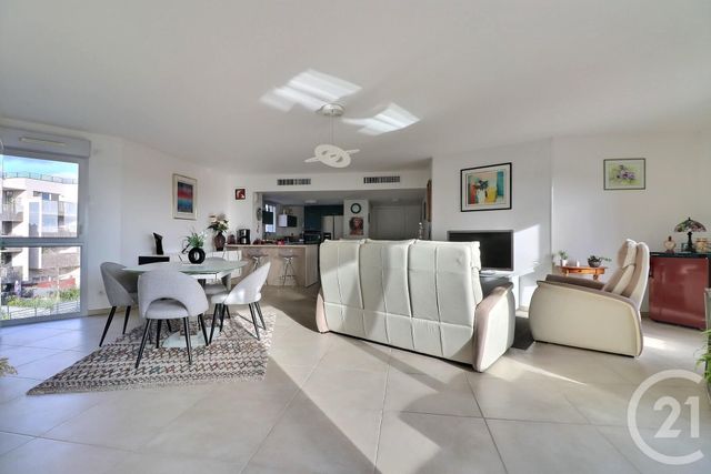 Appartement T4 à vendre - 4 pièces - 114.0 m2 - FREJUS - 83 - PROVENCE-ALPES-COTE-D-AZUR - Century 21 Sud Habitat