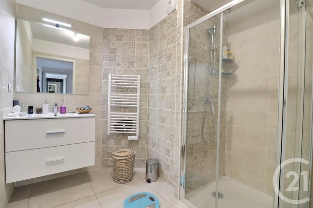 Appartement T4 à vendre - 4 pièces - 114.0 m2 - FREJUS - 83 - PROVENCE-ALPES-COTE-D-AZUR - Century 21 Sud Habitat