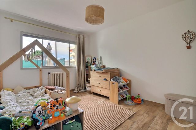 Appartement T3 à vendre - 3 pièces - 65.79 m2 - ST RAPHAEL - 83 - PROVENCE-ALPES-COTE-D-AZUR - Century 21 Sud Habitat