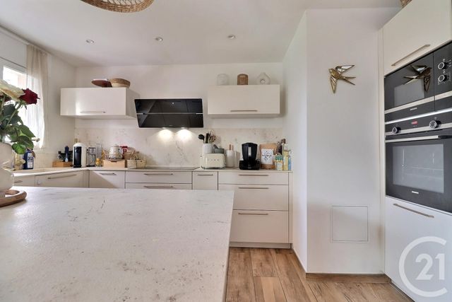 Appartement T3 à vendre - 3 pièces - 65.79 m2 - ST RAPHAEL - 83 - PROVENCE-ALPES-COTE-D-AZUR - Century 21 Sud Habitat