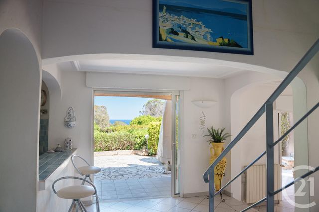 maison à vendre - 5 pièces - 150.37 m2 - LES ISSAMBRES - 83 - PROVENCE-ALPES-COTE-D-AZUR - Century 21 Sud Habitat