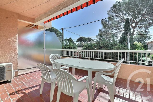Appartement F1 bis à vendre - 2 pièces - 31.14 m2 - FREJUS - 83 - PROVENCE-ALPES-COTE-D-AZUR - Century 21 Sud Habitat