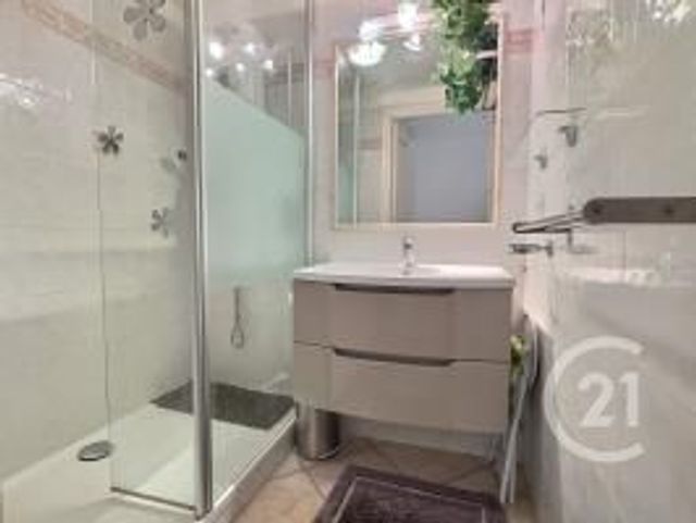 Appartement F4 à vendre - 4 pièces - 102.0 m2 - FREJUS - 83 - PROVENCE-ALPES-COTE-D-AZUR - Century 21 Sud Habitat