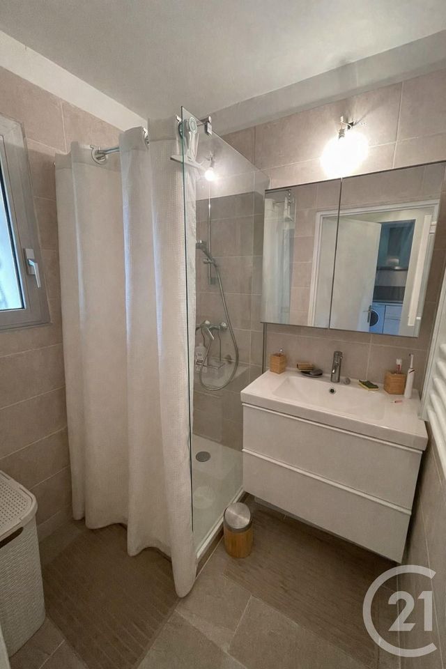 Appartement T2 à vendre - 2 pièces - 44.0 m2 - ST RAPHAEL - 83 - PROVENCE-ALPES-COTE-D-AZUR - Century 21 Sud Habitat