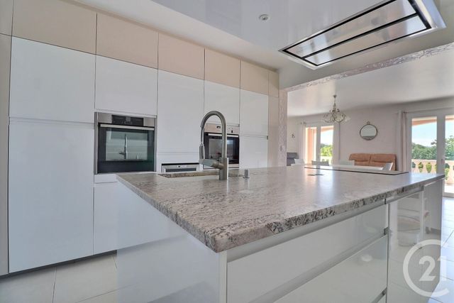 maison à vendre - 4 pièces - 100.0 m2 - FREJUS - 83 - PROVENCE-ALPES-COTE-D-AZUR - Century 21 Sud Habitat