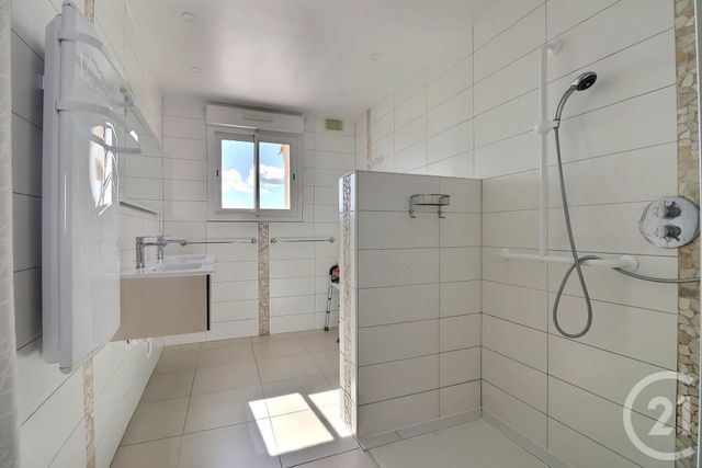 maison à vendre - 4 pièces - 100.0 m2 - FREJUS - 83 - PROVENCE-ALPES-COTE-D-AZUR - Century 21 Sud Habitat
