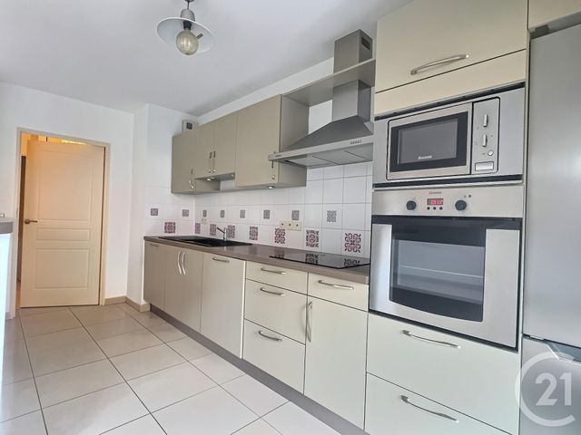 Appartement T3 à vendre - 3 pièces - 73.37 m2 - FREJUS - 83 - PROVENCE-ALPES-COTE-D-AZUR - Century 21 Sud Habitat