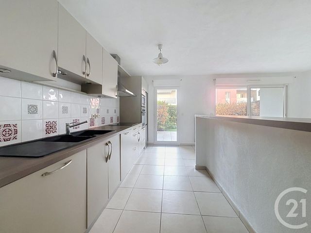 Appartement T3 à vendre - 3 pièces - 73.37 m2 - FREJUS - 83 - PROVENCE-ALPES-COTE-D-AZUR - Century 21 Sud Habitat
