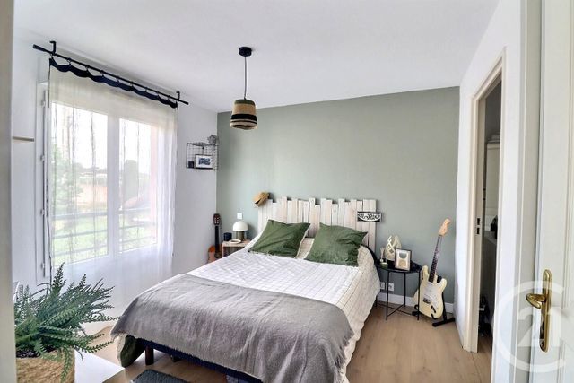 Appartement T3 à vendre - 3 pièces - 72.42 m2 - FREJUS - 83 - PROVENCE-ALPES-COTE-D-AZUR - Century 21 Sud Habitat