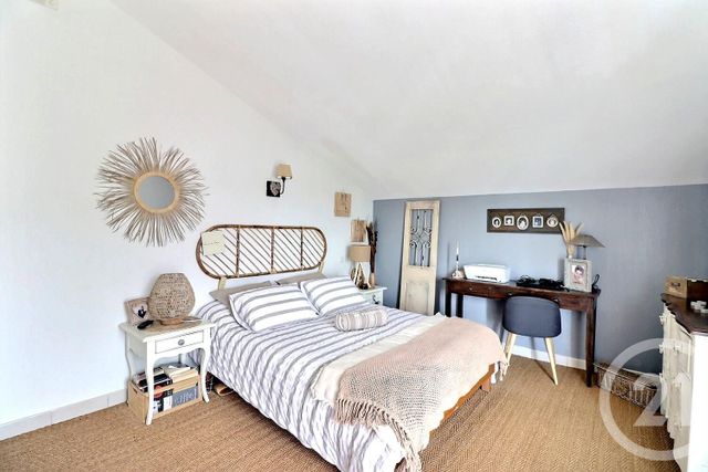 Appartement T3 à vendre - 3 pièces - 72.42 m2 - FREJUS - 83 - PROVENCE-ALPES-COTE-D-AZUR - Century 21 Sud Habitat