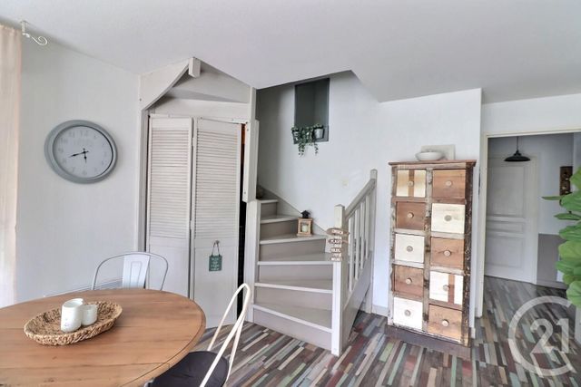 Appartement T3 à vendre - 3 pièces - 72.42 m2 - FREJUS - 83 - PROVENCE-ALPES-COTE-D-AZUR - Century 21 Sud Habitat