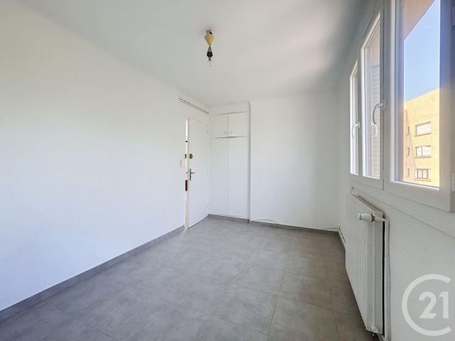 Appartement T4 à vendre - 71 pièces - 71.0 m2 - FREJUS - 83 - PROVENCE-ALPES-COTE-D-AZUR - Century 21 Sud Habitat