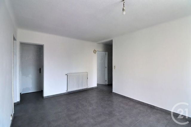 Appartement T4 à vendre - 71 pièces - 71.0 m2 - FREJUS - 83 - PROVENCE-ALPES-COTE-D-AZUR - Century 21 Sud Habitat