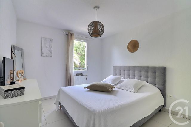 Appartement T4 à vendre - 4 pièces - 76.0 m2 - FREJUS - 83 - PROVENCE-ALPES-COTE-D-AZUR - Century 21 Sud Habitat