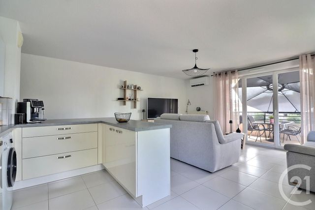 Appartement T4 à vendre - 4 pièces - 76.0 m2 - FREJUS - 83 - PROVENCE-ALPES-COTE-D-AZUR - Century 21 Sud Habitat