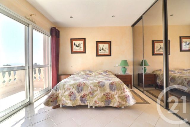 maison à vendre - 6 pièces - 245.0 m2 - FREJUS - 83 - PROVENCE-ALPES-COTE-D-AZUR - Century 21 Sud Habitat
