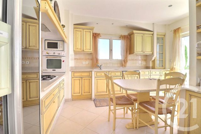 maison à vendre - 6 pièces - 245.0 m2 - FREJUS - 83 - PROVENCE-ALPES-COTE-D-AZUR - Century 21 Sud Habitat