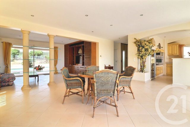 maison à vendre - 6 pièces - 245.0 m2 - FREJUS - 83 - PROVENCE-ALPES-COTE-D-AZUR - Century 21 Sud Habitat