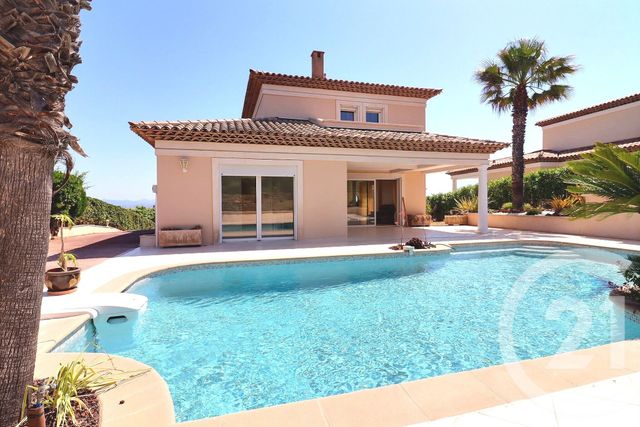 maison à vendre - 6 pièces - 245.0 m2 - FREJUS - 83 - PROVENCE-ALPES-COTE-D-AZUR - Century 21 Sud Habitat