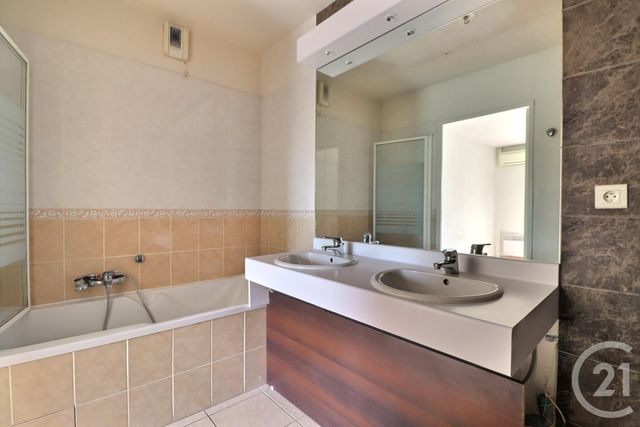 Appartement T4 à vendre - 4 pièces - 83.0 m2 - FREJUS - 83 - PROVENCE-ALPES-COTE-D-AZUR - Century 21 Sud Habitat
