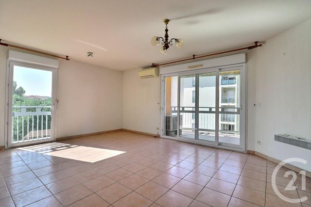 Appartement T4 à vendre - 4 pièces - 83.0 m2 - FREJUS - 83 - PROVENCE-ALPES-COTE-D-AZUR - Century 21 Sud Habitat