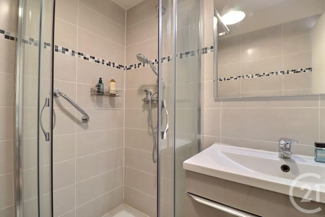 Appartement T4 à vendre - 4 pièces - 83.0 m2 - FREJUS - 83 - PROVENCE-ALPES-COTE-D-AZUR - Century 21 Sud Habitat