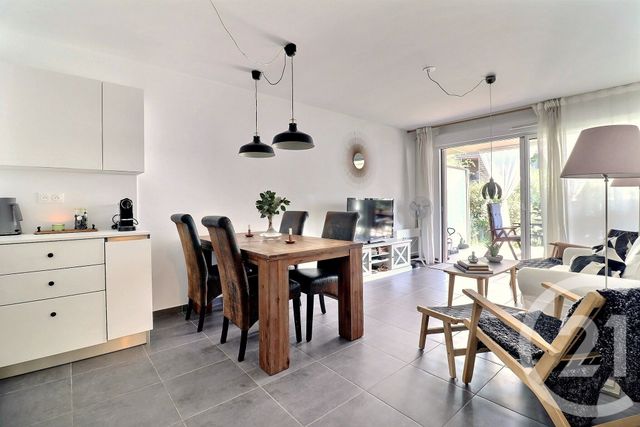 Appartement F3 à vendre - 3 pièces - 56.46 m2 - FREJUS - 83 - PROVENCE-ALPES-COTE-D-AZUR - Century 21 Sud Habitat
