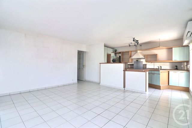 Appartement T4 à vendre - 4 pièces - 82.88 m2 - ST RAPHAEL - 83 - PROVENCE-ALPES-COTE-D-AZUR - Century 21 Sud Habitat