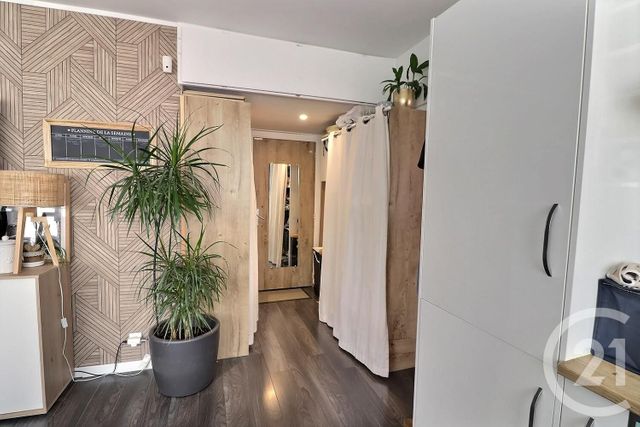 Appartement Studio à vendre - 1 pièce - 31.0 m2 - ST RAPHAEL - 83 - PROVENCE-ALPES-COTE-D-AZUR - Century 21 Sud Habitat