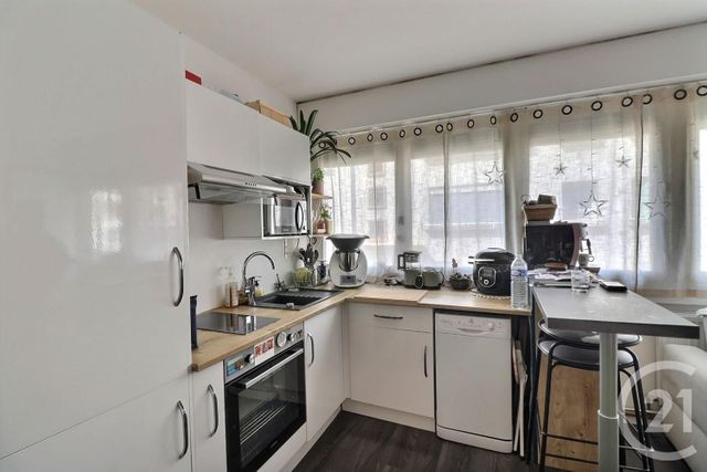 Appartement Studio à vendre - 1 pièce - 31.0 m2 - ST RAPHAEL - 83 - PROVENCE-ALPES-COTE-D-AZUR - Century 21 Sud Habitat
