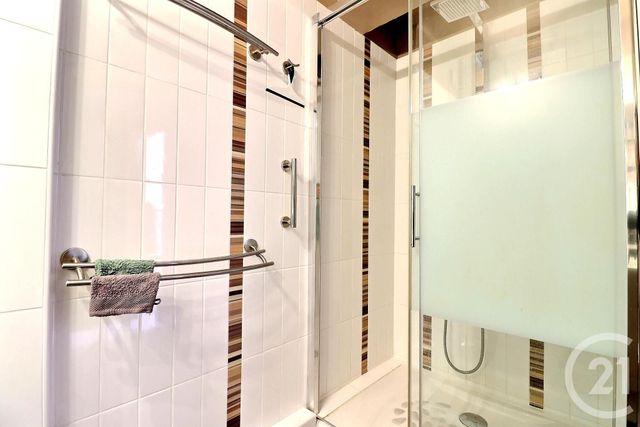 Appartement T3 à vendre - 3 pièces - 64.8 m2 - ST RAPHAEL - 83 - PROVENCE-ALPES-COTE-D-AZUR - Century 21 Sud Habitat