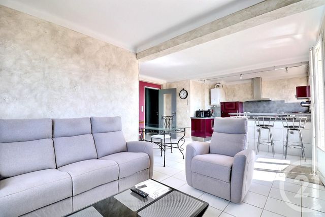 Appartement T3 à vendre - 3 pièces - 64.8 m2 - ST RAPHAEL - 83 - PROVENCE-ALPES-COTE-D-AZUR - Century 21 Sud Habitat