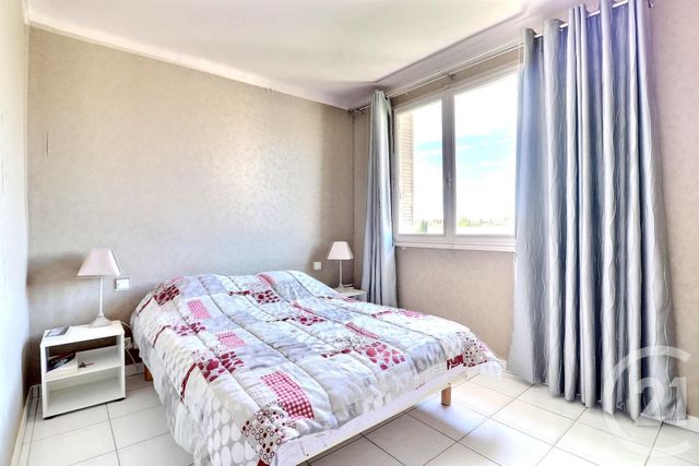 Appartement T3 à vendre - 3 pièces - 64.8 m2 - ST RAPHAEL - 83 - PROVENCE-ALPES-COTE-D-AZUR - Century 21 Sud Habitat