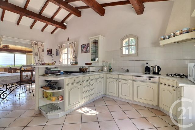 maison à vendre - 5 pièces - 202.0 m2 - FREJUS - 83 - PROVENCE-ALPES-COTE-D-AZUR - Century 21 Sud Habitat