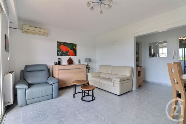 Appartement T3 à vendre - 3 pièces - 62.15 m2 - ST RAPHAEL - 83 - PROVENCE-ALPES-COTE-D-AZUR - Century 21 Sud Habitat