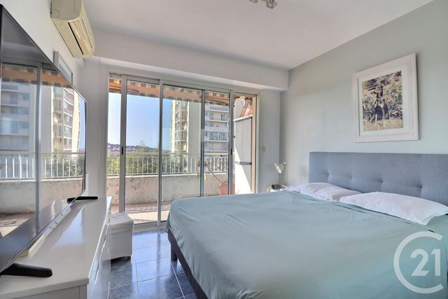 Appartement T3 à vendre - 3 pièces - 62.15 m2 - ST RAPHAEL - 83 - PROVENCE-ALPES-COTE-D-AZUR - Century 21 Sud Habitat