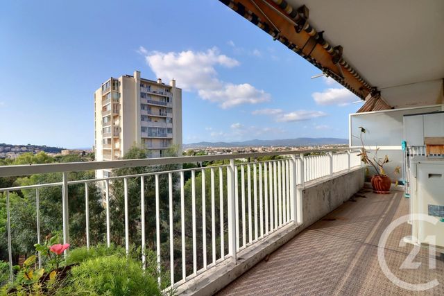 Appartement T3 à vendre - 3 pièces - 62.15 m2 - ST RAPHAEL - 83 - PROVENCE-ALPES-COTE-D-AZUR - Century 21 Sud Habitat