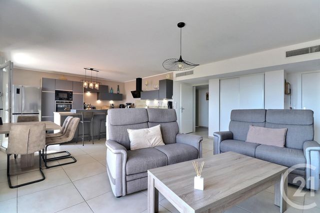 Appartement T4 à vendre - 4 pièces - 104.33 m2 - FREJUS - 83 - PROVENCE-ALPES-COTE-D-AZUR - Century 21 Sud Habitat