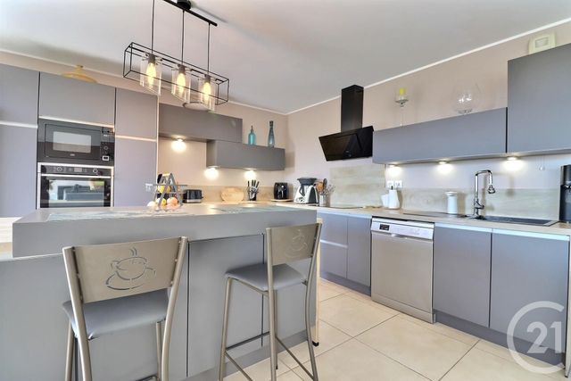 Appartement T4 à vendre - 4 pièces - 104.33 m2 - FREJUS - 83 - PROVENCE-ALPES-COTE-D-AZUR - Century 21 Sud Habitat