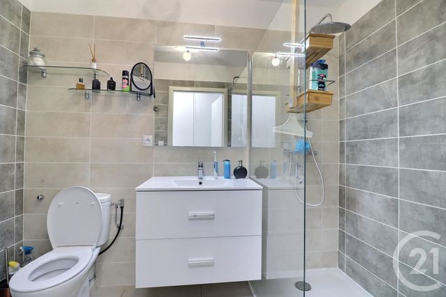 Appartement T4 à vendre - 4 pièces - 104.33 m2 - FREJUS - 83 - PROVENCE-ALPES-COTE-D-AZUR - Century 21 Sud Habitat