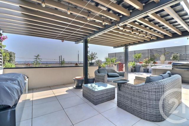 Appartement T4 à vendre - 4 pièces - 104.33 m2 - FREJUS - 83 - PROVENCE-ALPES-COTE-D-AZUR - Century 21 Sud Habitat