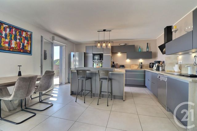 Appartement T4 à vendre - 4 pièces - 104.33 m2 - FREJUS - 83 - PROVENCE-ALPES-COTE-D-AZUR - Century 21 Sud Habitat